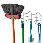 Percha para escobas